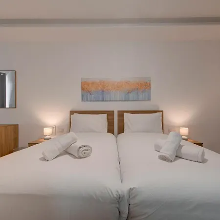 Comfort, Stylish 2br With Balconies By 360 Estates